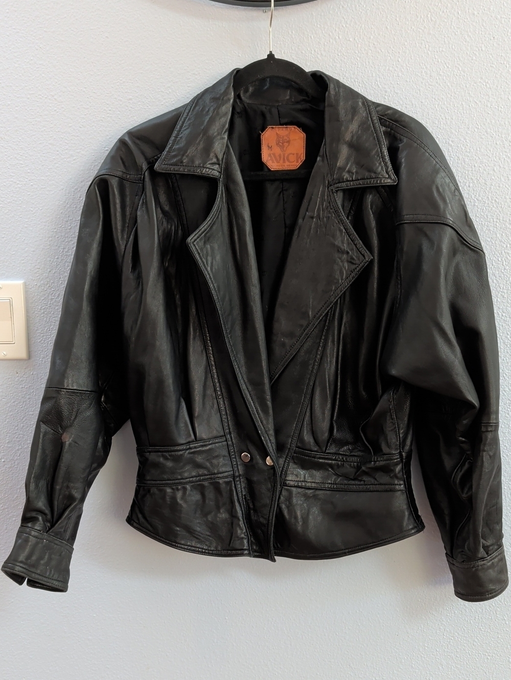 Avick Disenos 90s Vintage-Style Black Leather Biker Women's Jacket